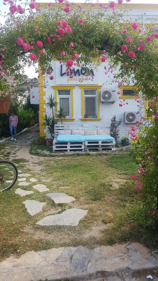 Limon Pansiyon Foca Exterior photo